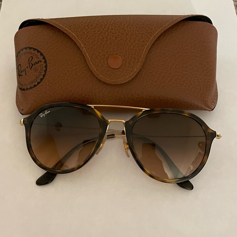 Women’s Ray-ban Sunglasses- Lightweight